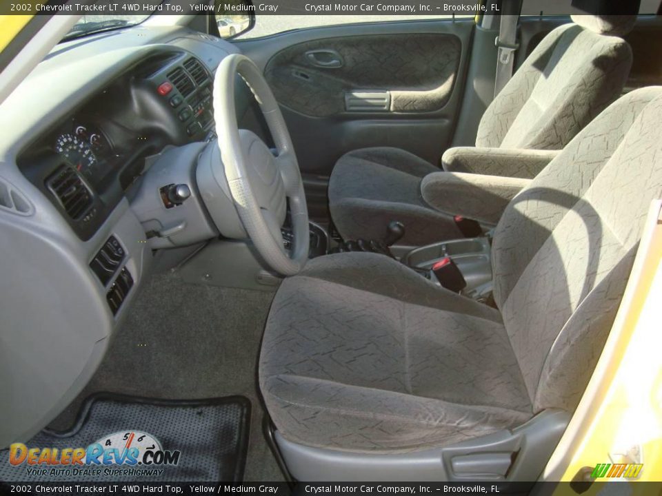 2002 Chevrolet Tracker LT 4WD Hard Top Yellow / Medium Gray Photo #4