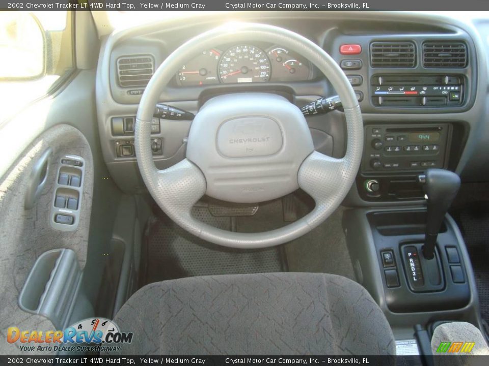 2002 Chevrolet Tracker LT 4WD Hard Top Yellow / Medium Gray Photo #6