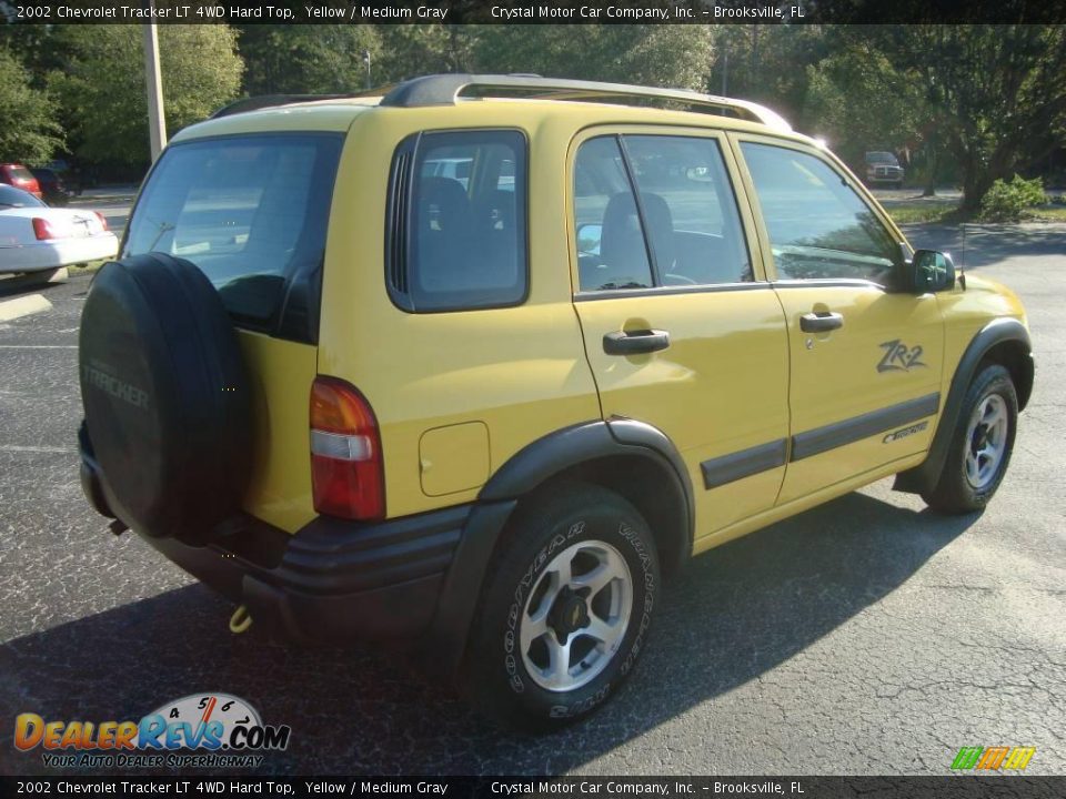 2002 Chevrolet Tracker LT 4WD Hard Top Yellow / Medium Gray Photo #9