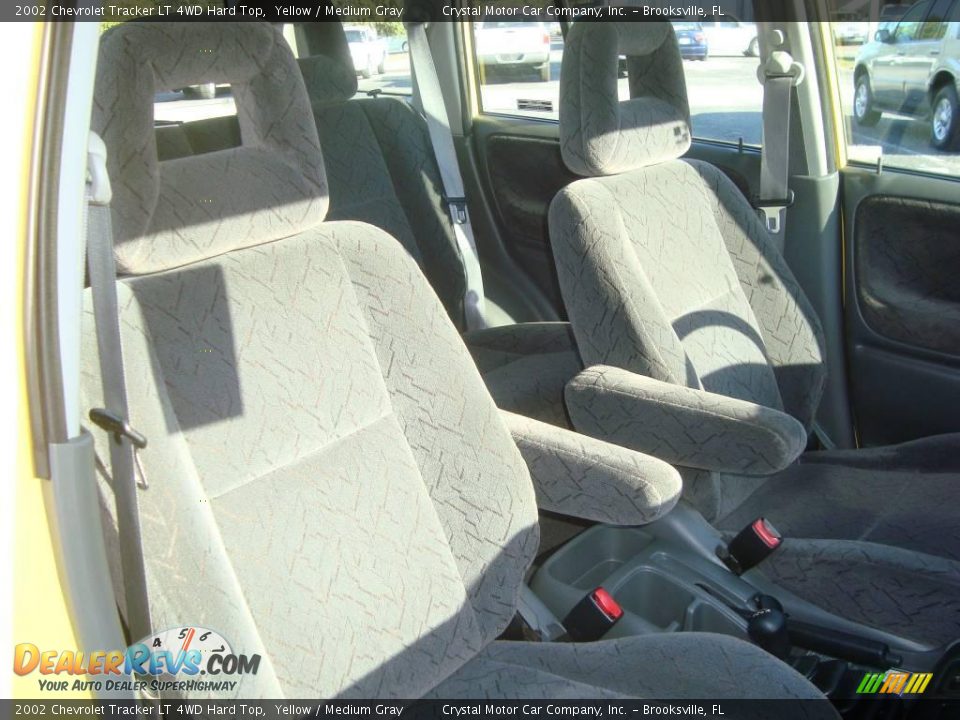 2002 Chevrolet Tracker LT 4WD Hard Top Yellow / Medium Gray Photo #12