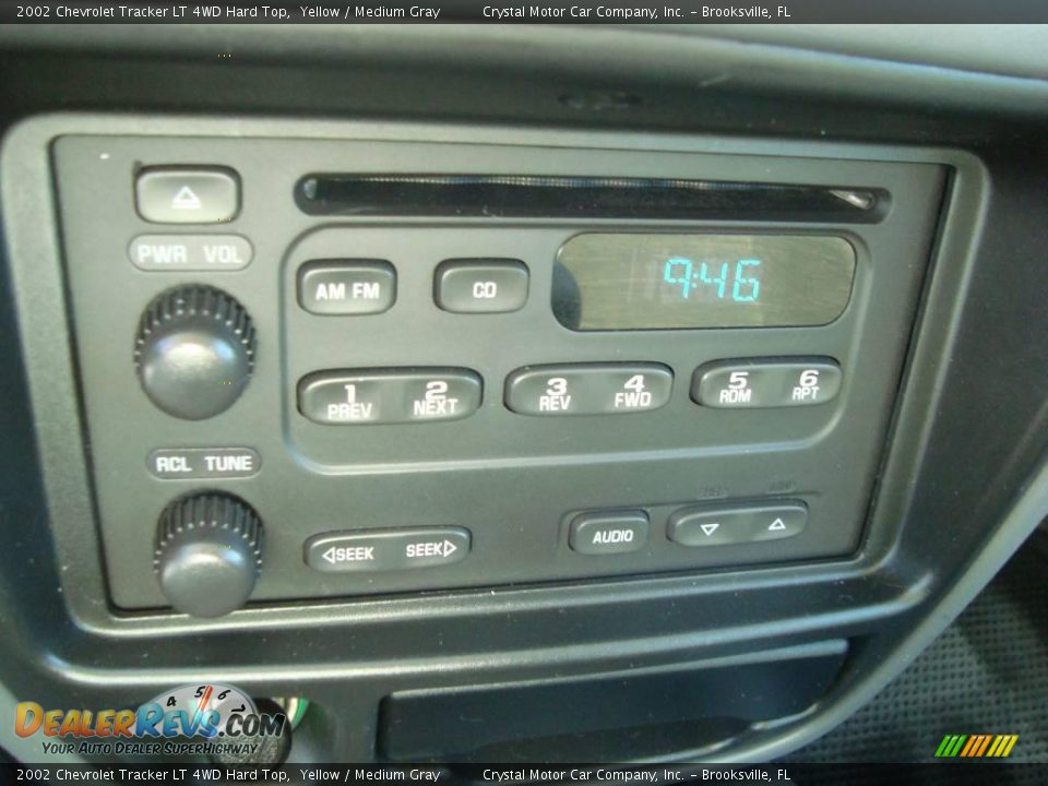 2002 Chevrolet Tracker LT 4WD Hard Top Yellow / Medium Gray Photo #19