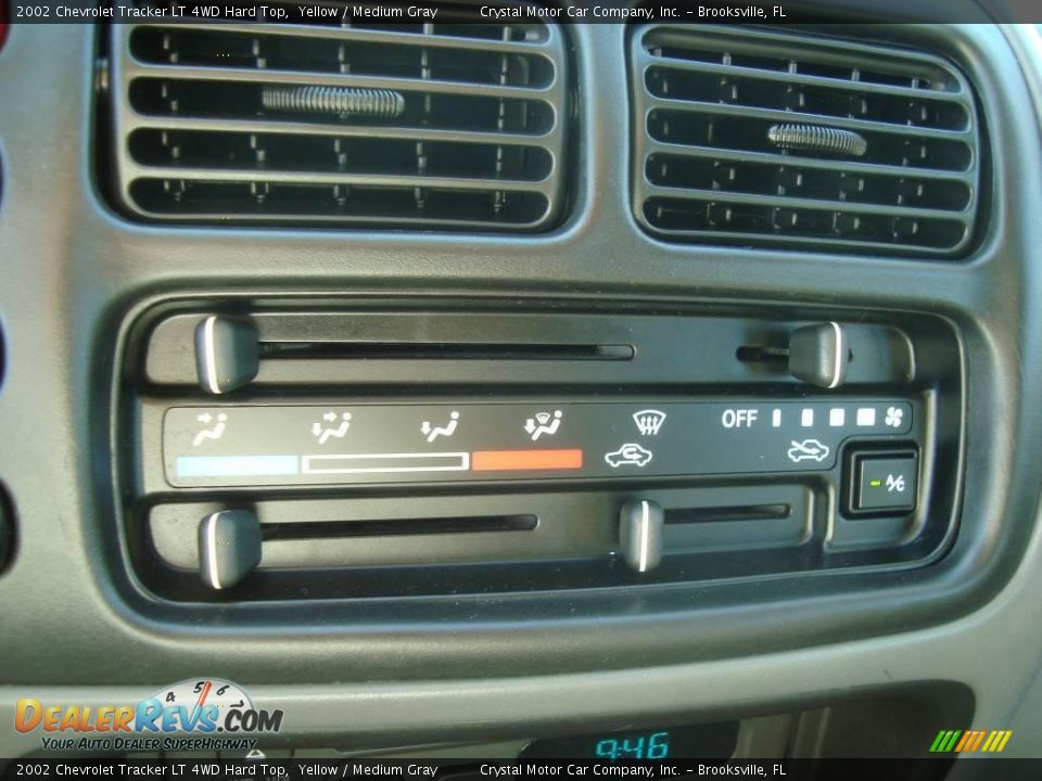 2002 Chevrolet Tracker LT 4WD Hard Top Yellow / Medium Gray Photo #20