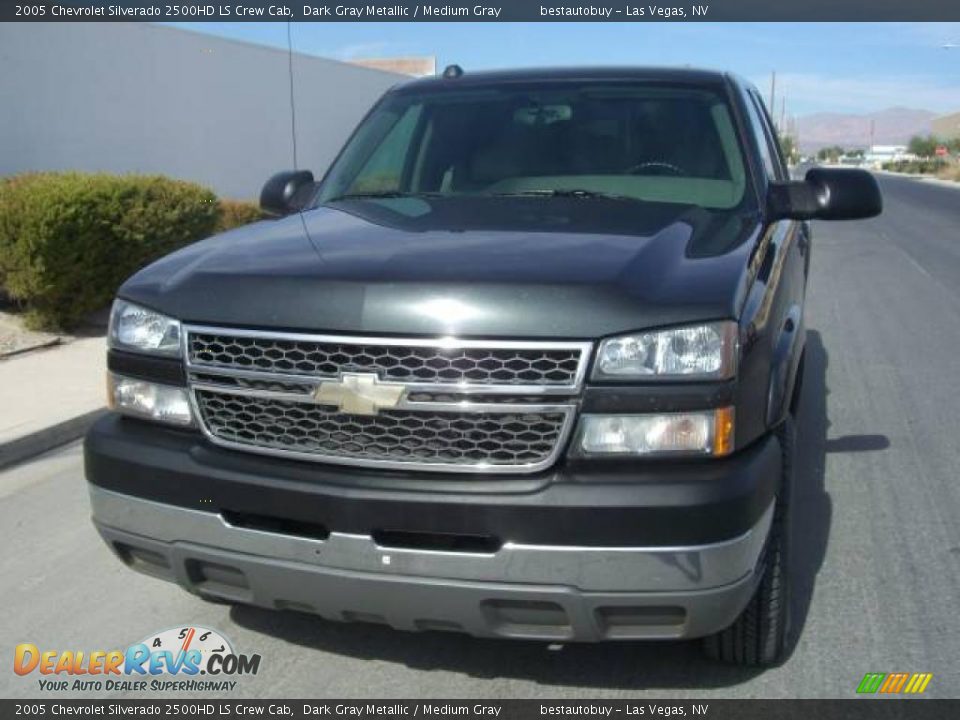 2005 Chevrolet Silverado 2500HD LS Crew Cab Dark Gray Metallic / Medium Gray Photo #4