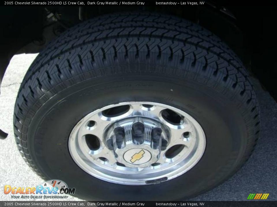 2005 Chevrolet Silverado 2500HD LS Crew Cab Dark Gray Metallic / Medium Gray Photo #17