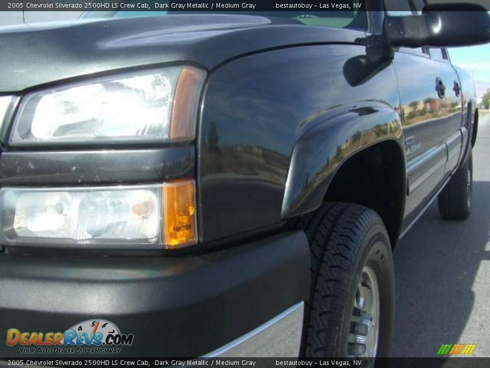 2005 Chevrolet Silverado 2500HD LS Crew Cab Dark Gray Metallic / Medium Gray Photo #29