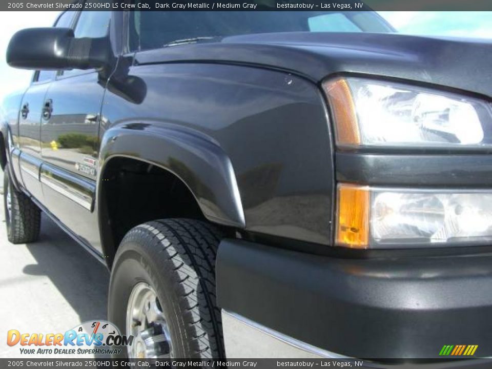 2005 Chevrolet Silverado 2500HD LS Crew Cab Dark Gray Metallic / Medium Gray Photo #30