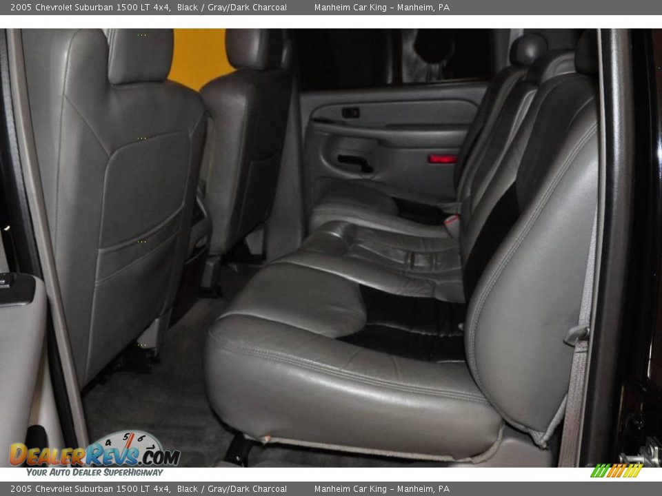 2005 Chevrolet Suburban 1500 LT 4x4 Black / Gray/Dark Charcoal Photo #15