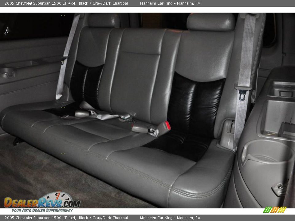 2005 Chevrolet Suburban 1500 LT 4x4 Black / Gray/Dark Charcoal Photo #16