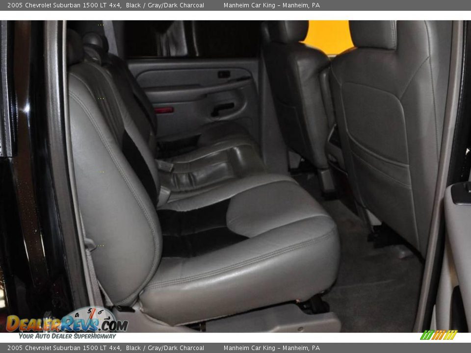 2005 Chevrolet Suburban 1500 LT 4x4 Black / Gray/Dark Charcoal Photo #18