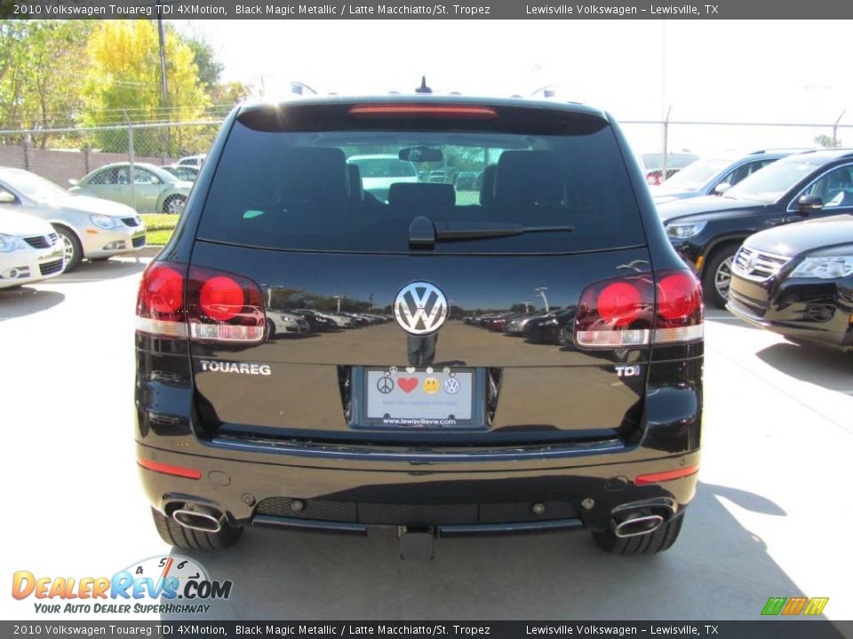 2010 Volkswagen Touareg TDI 4XMotion Black Magic Metallic / Latte Macchiatto/St. Tropez Photo #2