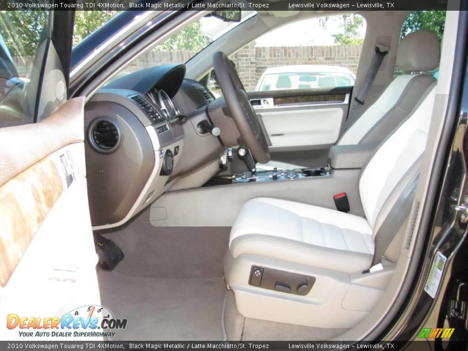 2010 Volkswagen Touareg TDI 4XMotion Black Magic Metallic / Latte Macchiatto/St. Tropez Photo #3