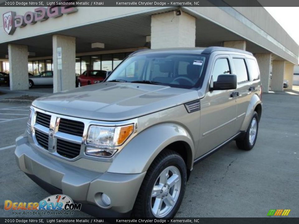 2010 Dodge Nitro SE Light Sandstone Metallic / Khaki Photo #1