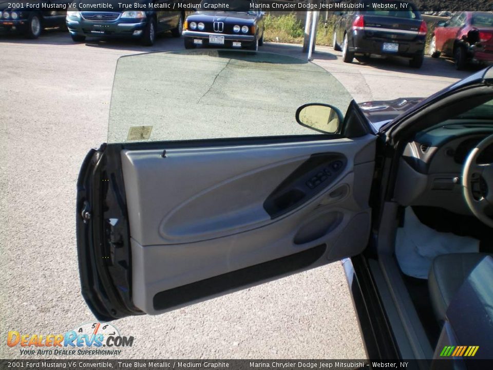 2001 Ford Mustang V6 Convertible True Blue Metallic / Medium Graphite Photo #15