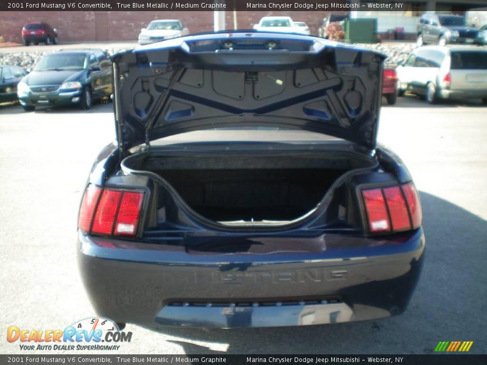 2001 Ford Mustang V6 Convertible True Blue Metallic / Medium Graphite Photo #16