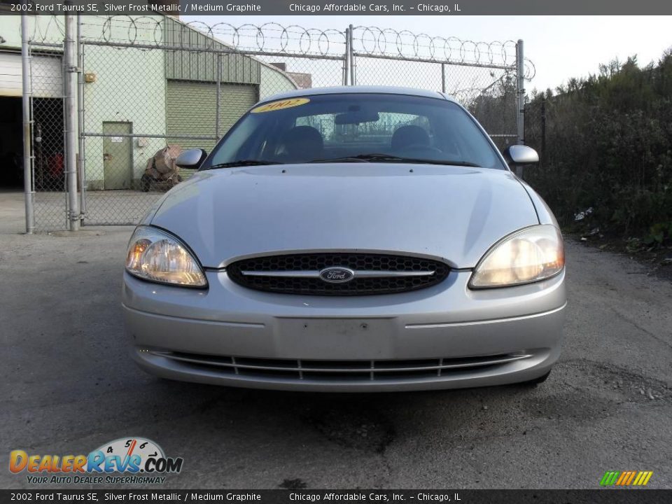 2002 Ford Taurus SE Silver Frost Metallic / Medium Graphite Photo #2