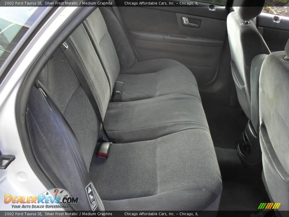 2002 Ford Taurus SE Silver Frost Metallic / Medium Graphite Photo #16