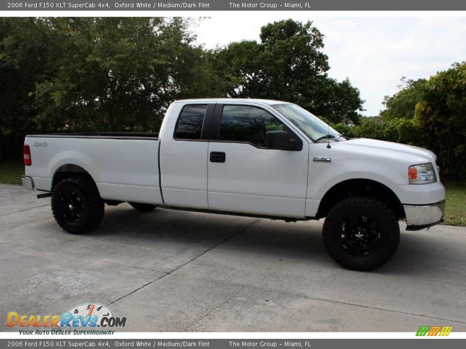 2006 Ford F150 XLT SuperCab 4x4 Oxford White / Medium/Dark Flint Photo #12