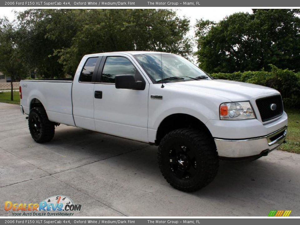 2006 Ford F150 XLT SuperCab 4x4 Oxford White / Medium/Dark Flint Photo #13