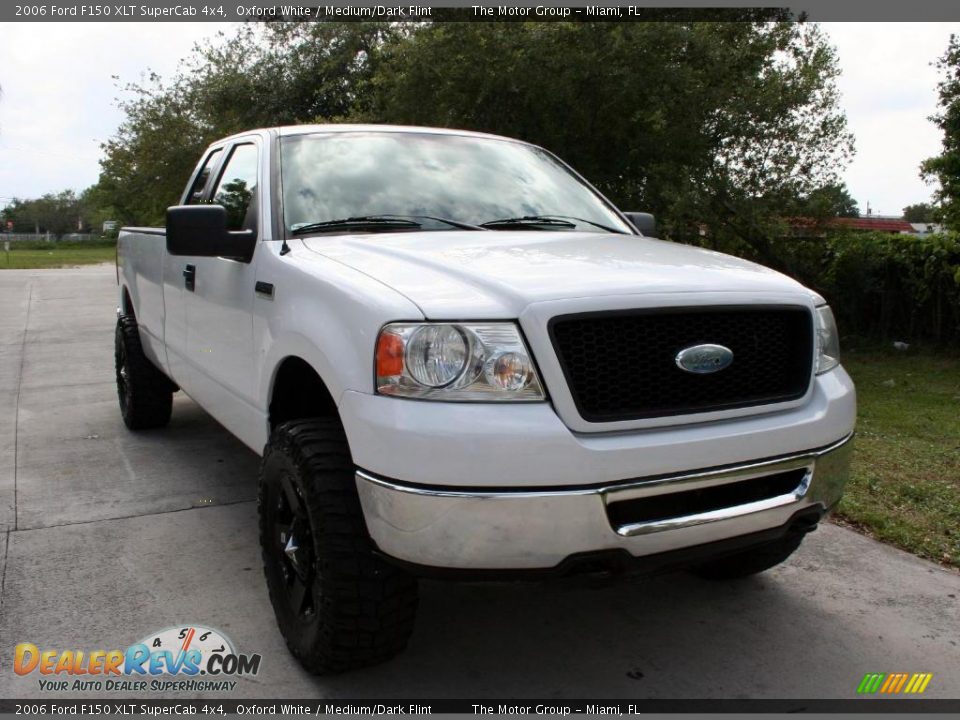 2006 Ford F150 XLT SuperCab 4x4 Oxford White / Medium/Dark Flint Photo #14