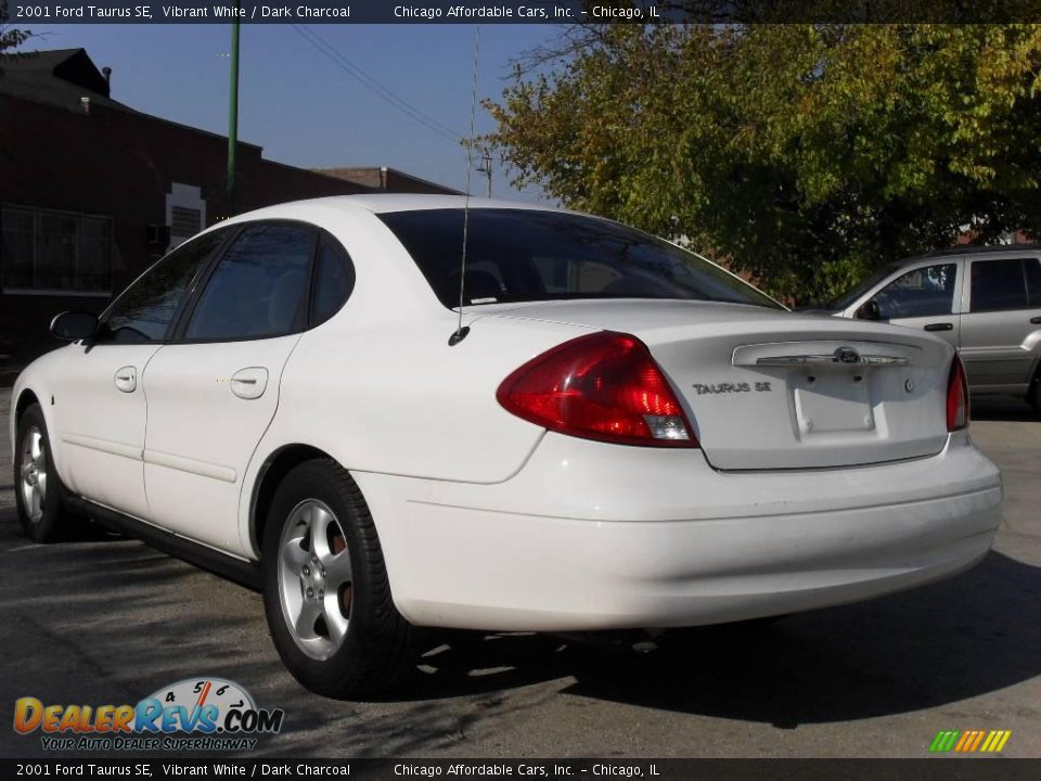 2001 Ford Taurus SE Vibrant White / Dark Charcoal Photo #7