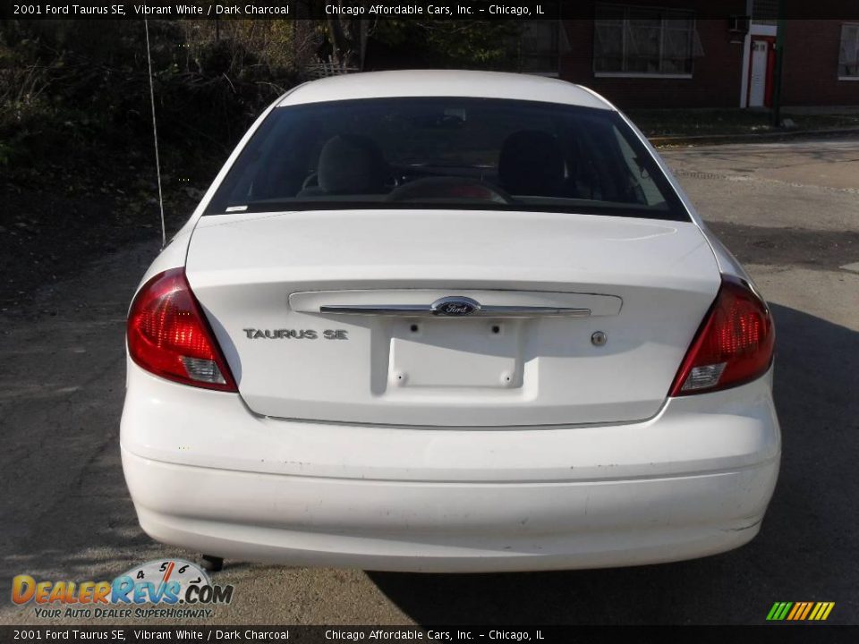 2001 Ford Taurus SE Vibrant White / Dark Charcoal Photo #9