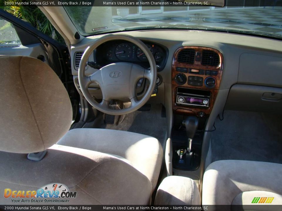 2000 Hyundai Sonata GLS V6 Ebony Black / Beige Photo #14