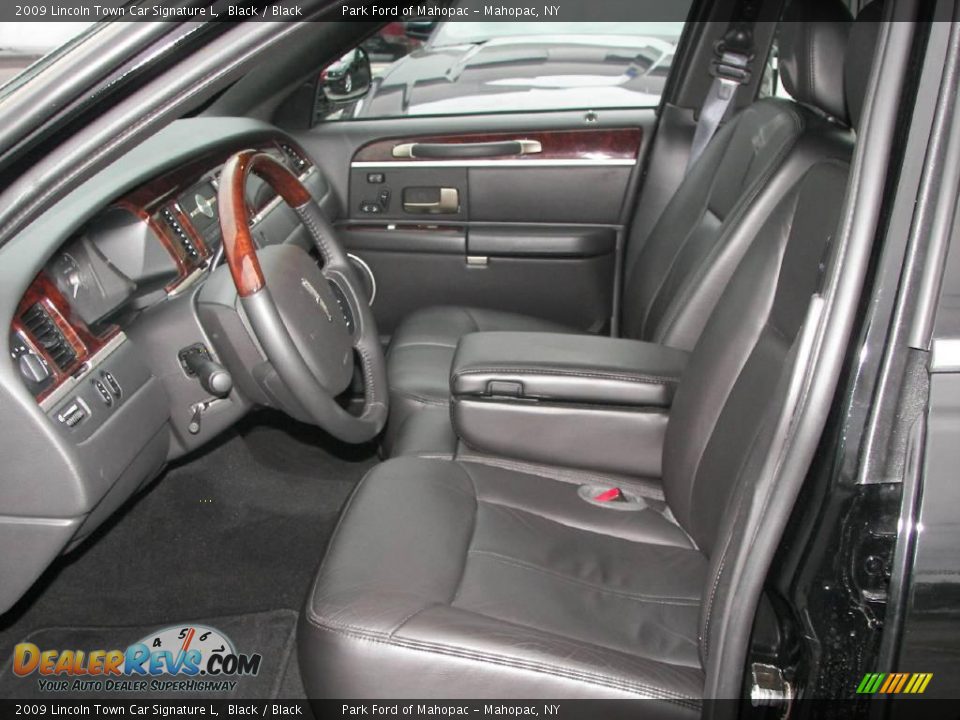 2009 Lincoln Town Car Signature L Black / Black Photo #5