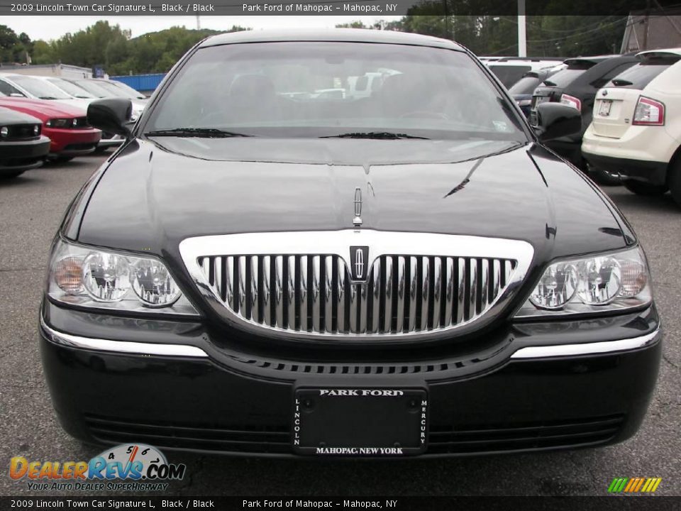 2009 Lincoln Town Car Signature L Black / Black Photo #16