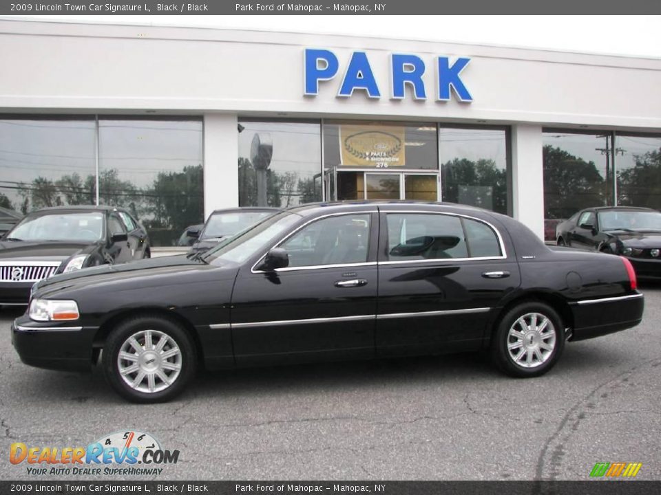 2009 Lincoln Town Car Signature L Black / Black Photo #18