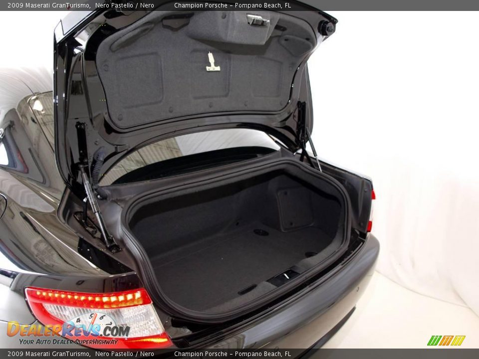 2009 Maserati GranTurismo  Trunk Photo #17