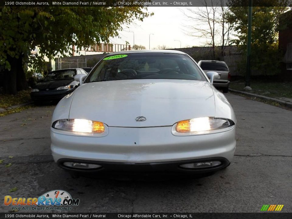 1998 Oldsmobile Aurora White Diamond Pearl / Neutral Photo #2