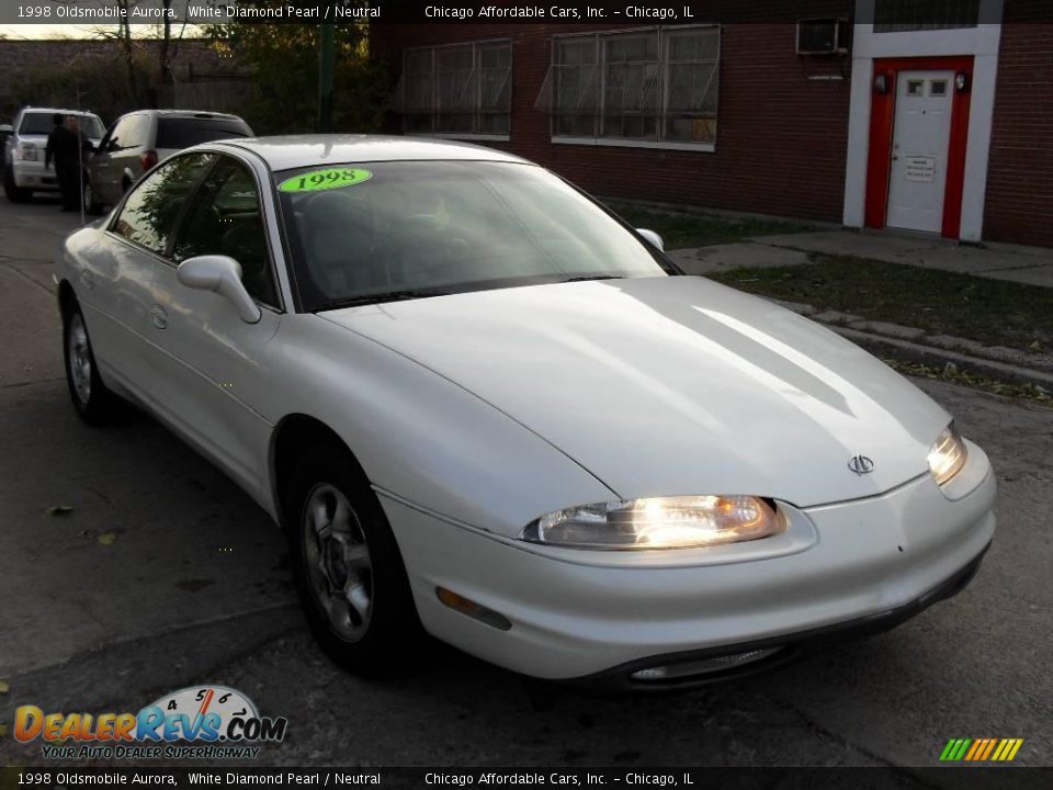 1998 Oldsmobile Aurora White Diamond Pearl / Neutral Photo #3