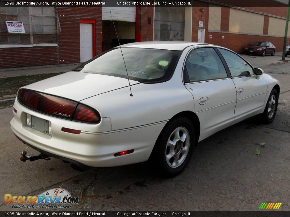 1998 Oldsmobile Aurora White Diamond Pearl / Neutral Photo #7