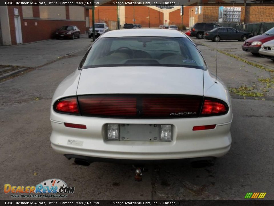 1998 Oldsmobile Aurora White Diamond Pearl / Neutral Photo #8