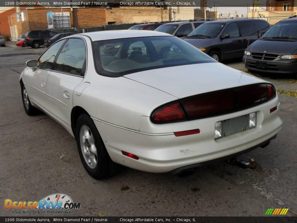 1998 Oldsmobile Aurora White Diamond Pearl / Neutral Photo #9