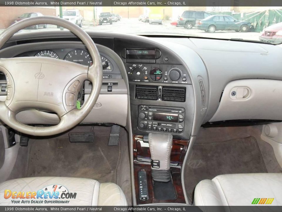 1998 Oldsmobile Aurora White Diamond Pearl / Neutral Photo #14