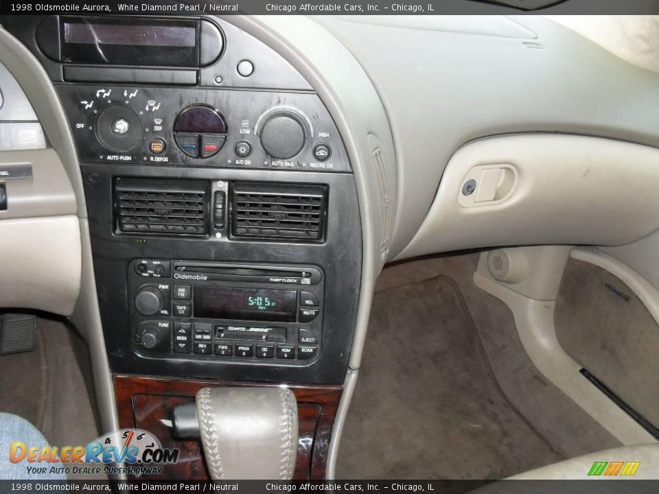 1998 Oldsmobile Aurora White Diamond Pearl / Neutral Photo #16