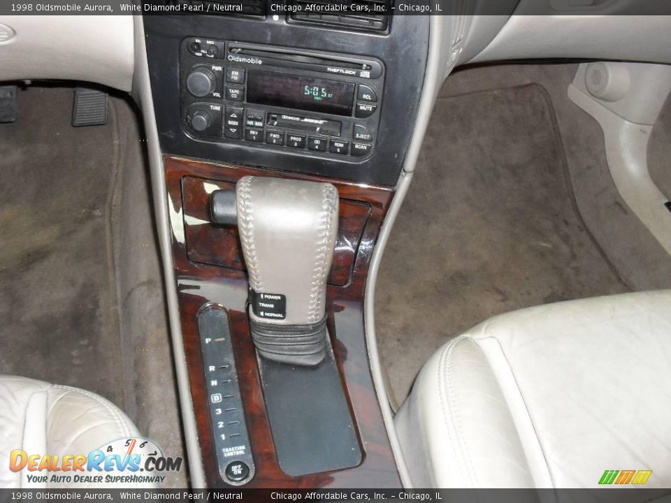 1998 Oldsmobile Aurora White Diamond Pearl / Neutral Photo #17