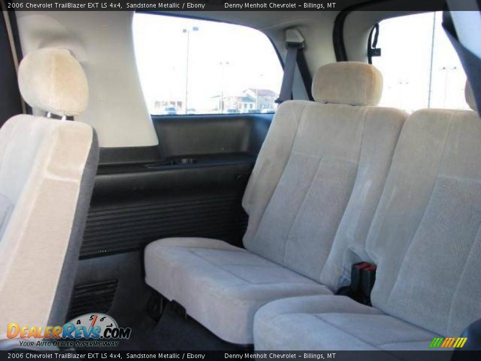 2006 Chevrolet TrailBlazer EXT LS 4x4 Sandstone Metallic / Ebony Photo #8