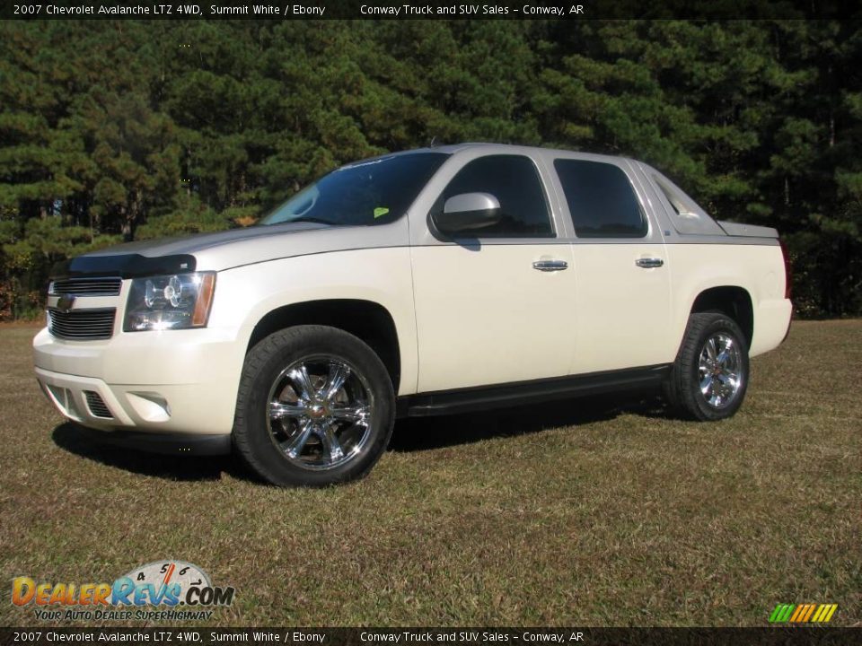 2007 Chevrolet Avalanche LTZ 4WD Summit White / Ebony Photo #2