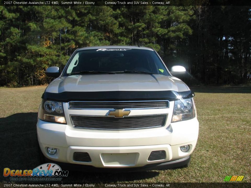 2007 Chevrolet Avalanche LTZ 4WD Summit White / Ebony Photo #4