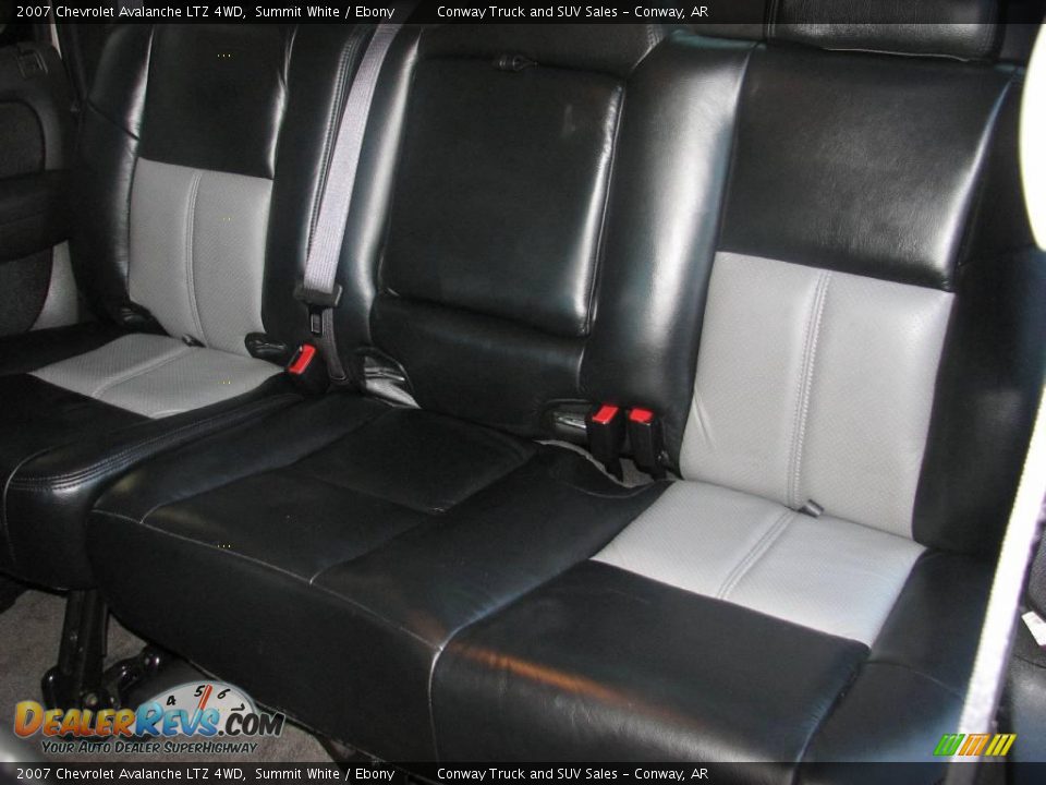 2007 Chevrolet Avalanche LTZ 4WD Summit White / Ebony Photo #14