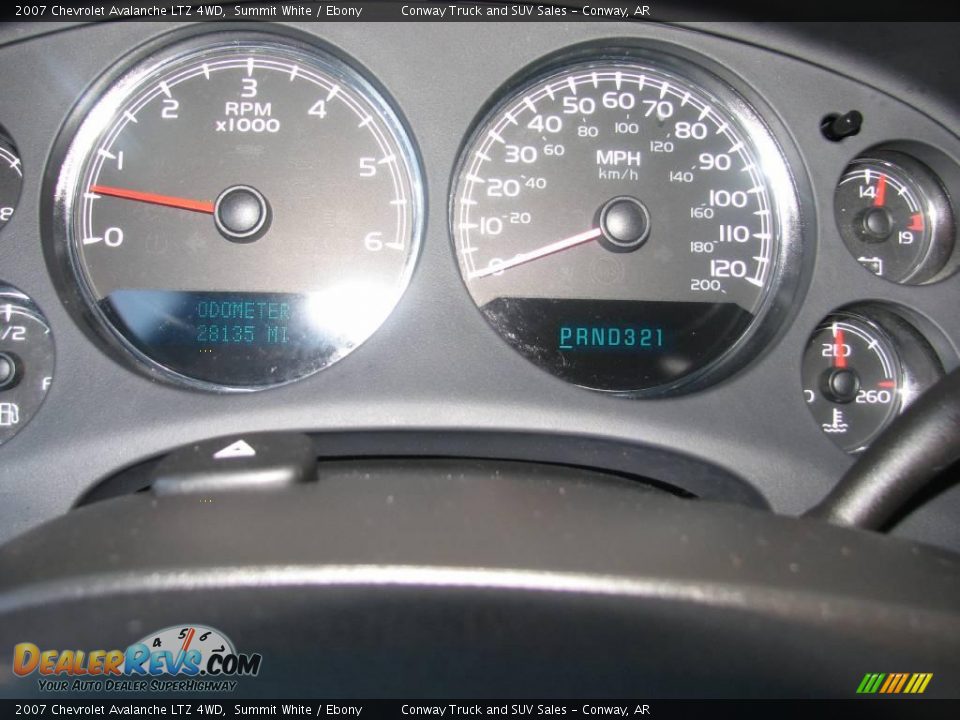 2007 Chevrolet Avalanche LTZ 4WD Summit White / Ebony Photo #15