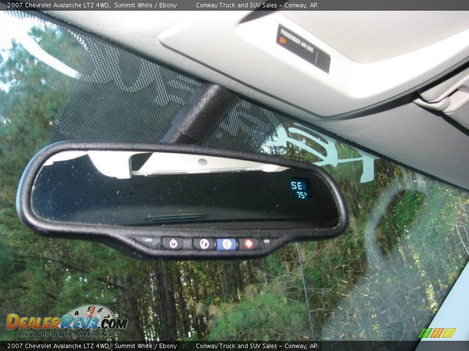 2007 Chevrolet Avalanche LTZ 4WD Summit White / Ebony Photo #20