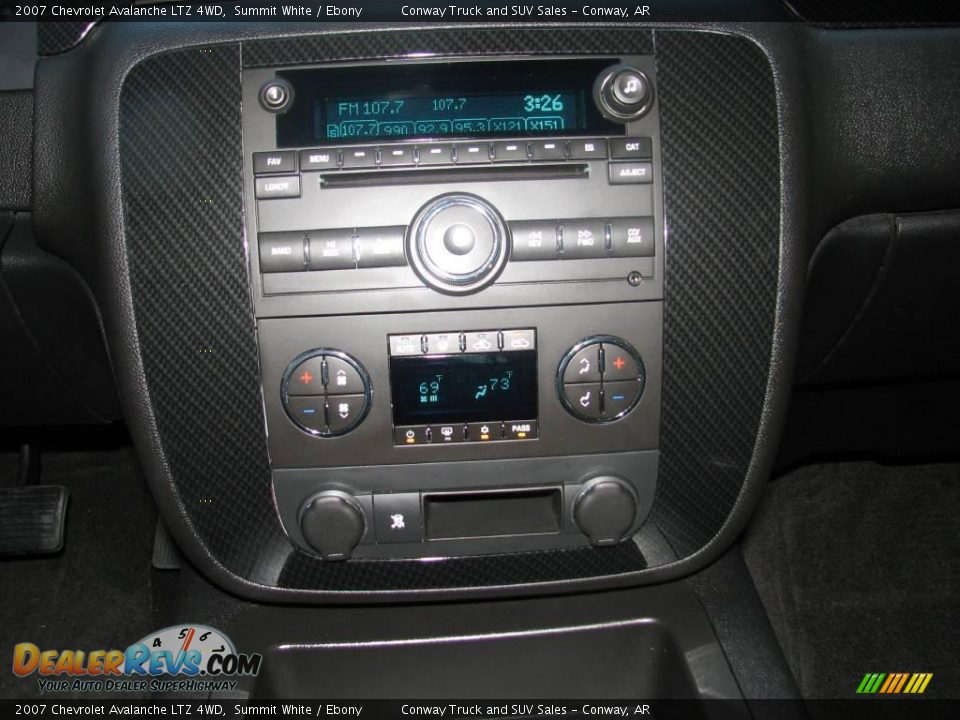 2007 Chevrolet Avalanche LTZ 4WD Summit White / Ebony Photo #21