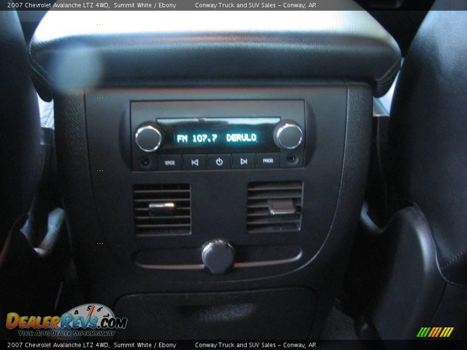 2007 Chevrolet Avalanche LTZ 4WD Summit White / Ebony Photo #22