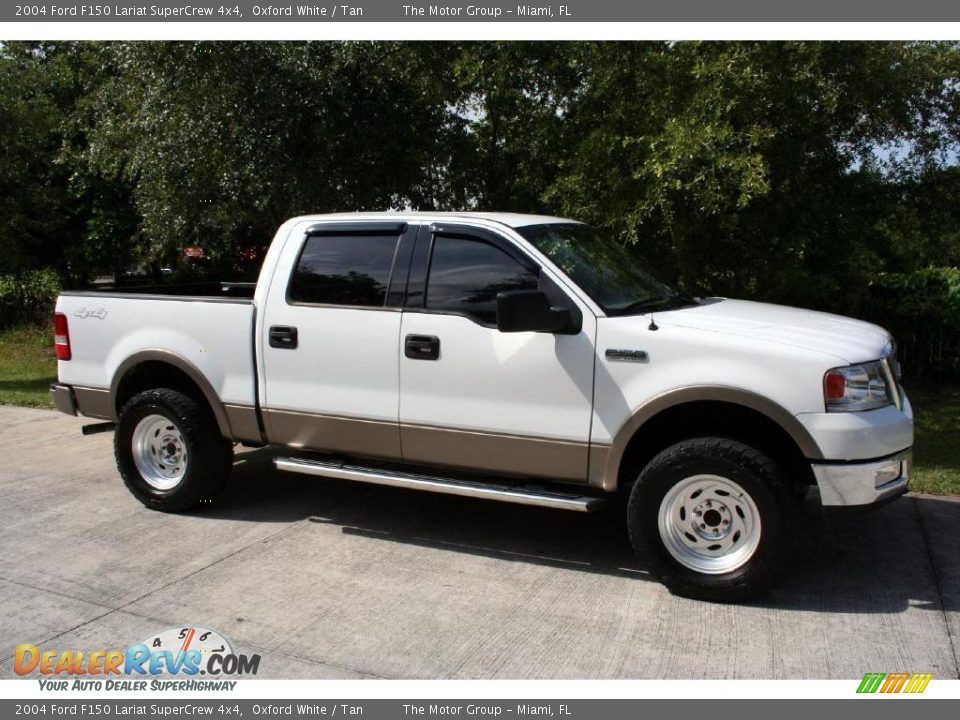 2004 Ford F150 Lariat SuperCrew 4x4 Oxford White / Tan Photo #16