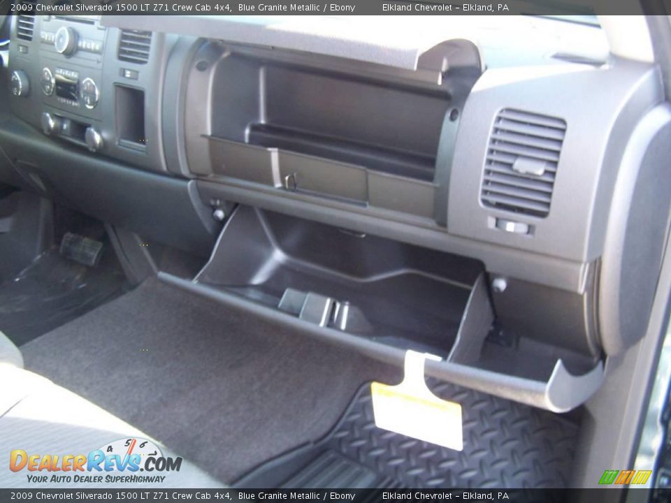 2009 Chevrolet Silverado 1500 LT Z71 Crew Cab 4x4 Blue Granite Metallic / Ebony Photo #26