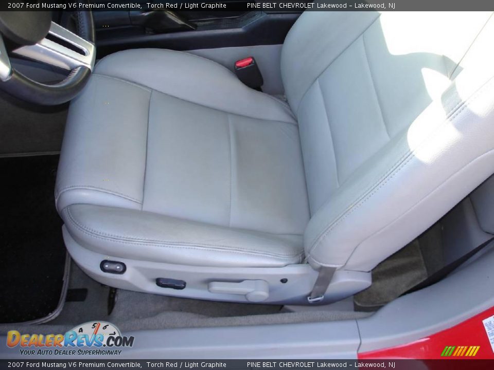2007 Ford Mustang V6 Premium Convertible Torch Red / Light Graphite Photo #11