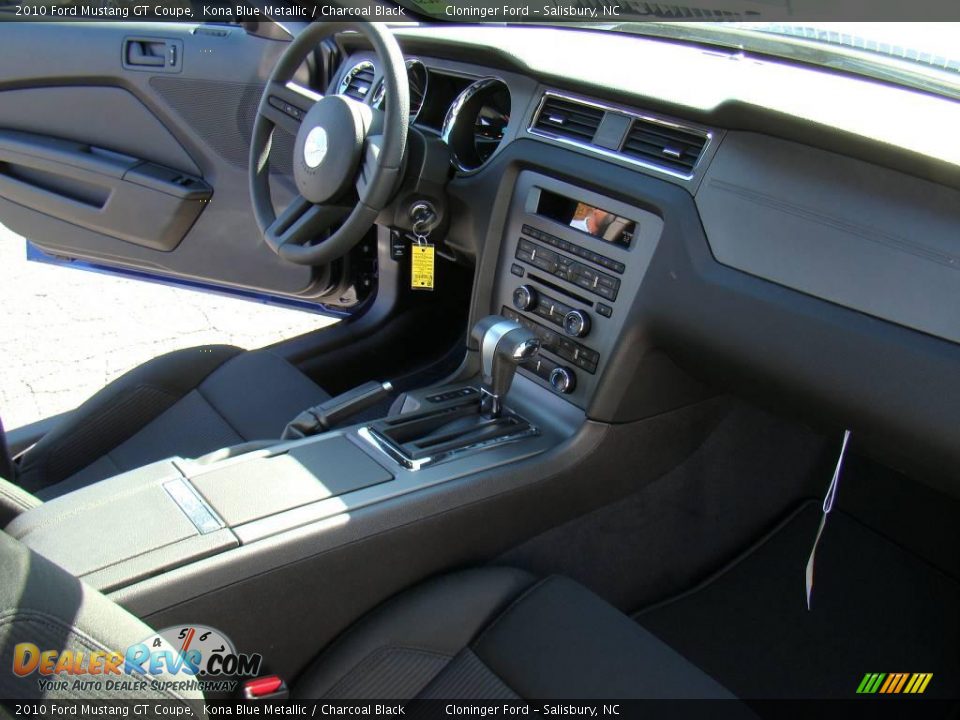 2010 Ford Mustang GT Coupe Kona Blue Metallic / Charcoal Black Photo #10